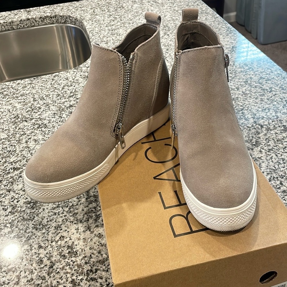 Steve Madden wedgie boots